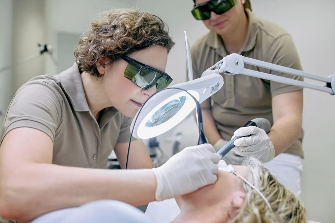 Medizinische Haut und Laserästhetik, Eindruck 3
